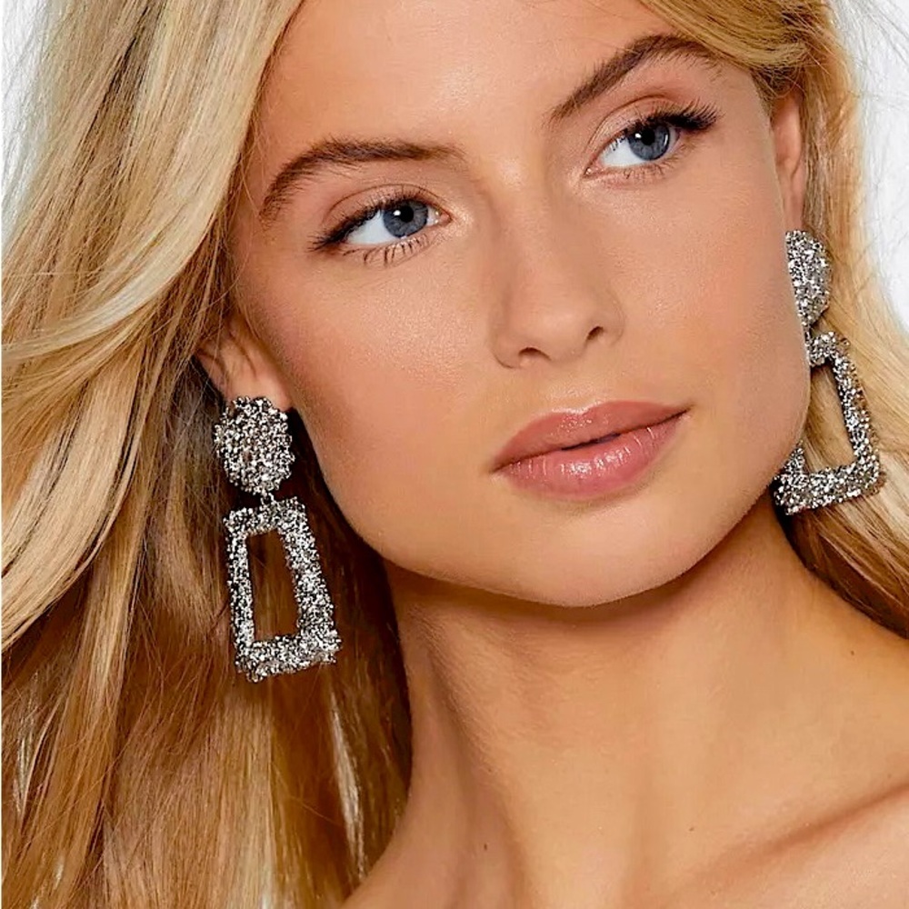 🔴𝟭𝟬/$𝟮𝟱🔴Large Quad Textured Earrings NEW - Picture 4 of 8